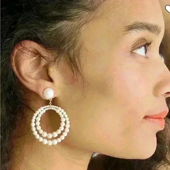 J Crew Double Layered Pearl Earrings - Picture 2 of 4